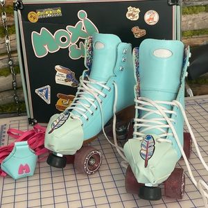 Moxi Beach bunny Roller skate 🏝 🐰 🛼 Sz 8 (9)